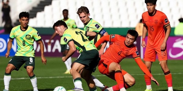 澳洲幸运10稳定计划-2轮4分！亚洲冠军比中国队还危险：打平韩国=可能出局 3队同积5分